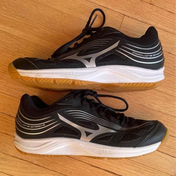 Mizuno Tennis Shoes - Picture 1 of 5